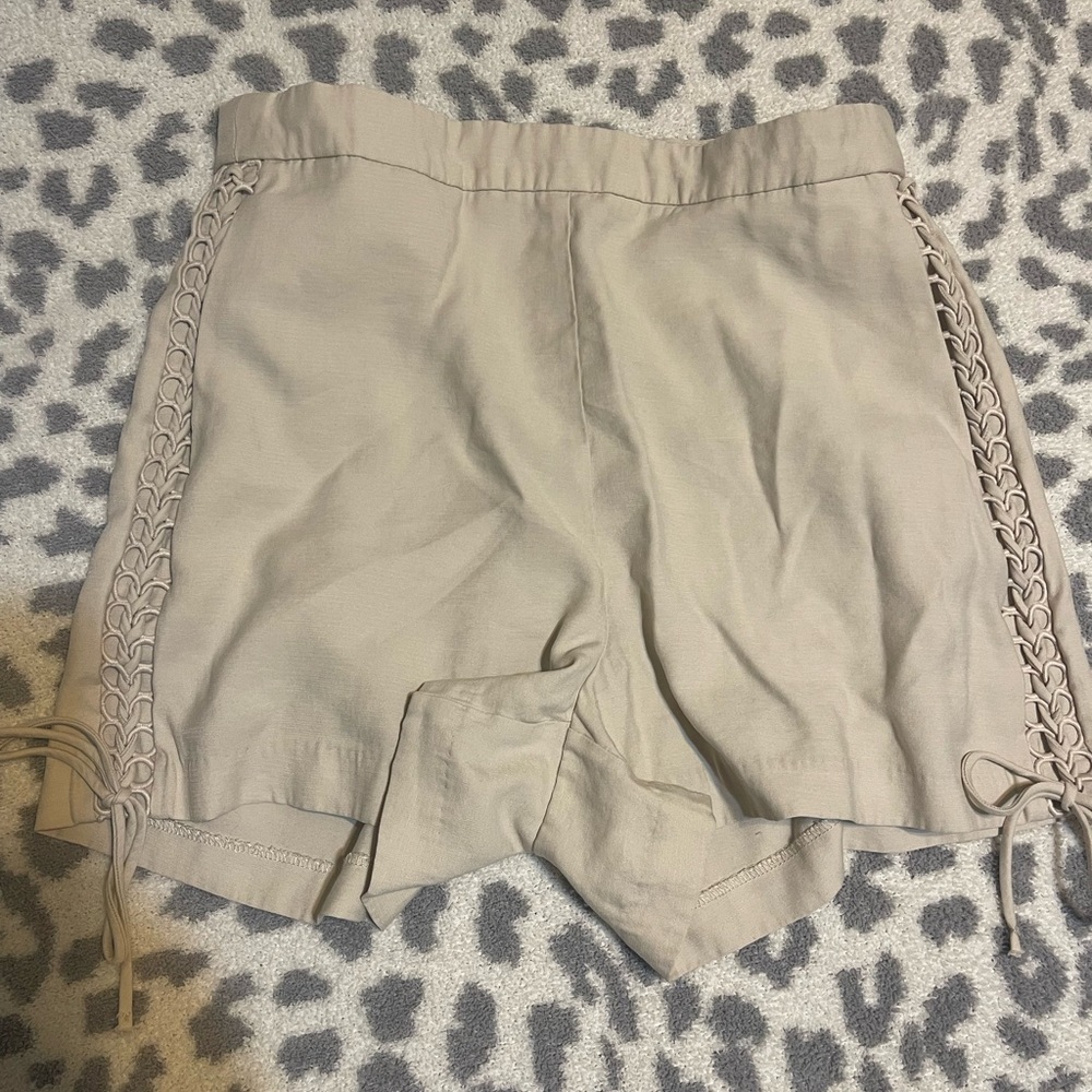 H&M shorts - Picture 2 of 3